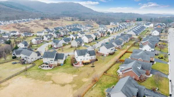 $559,950 | 2324 Foxfield Lane, Salem, VA 24153