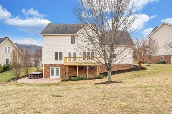 $559,950 | 2324 Foxfield Lane, Salem, VA 24153