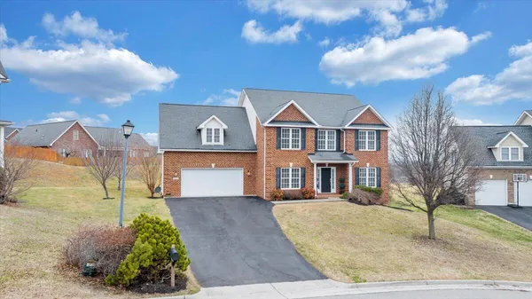 $559,950 | 2324 Foxfield Lane, Salem, VA 24153