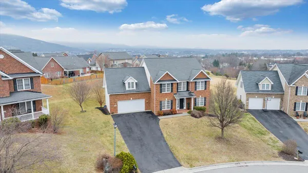 $559,950 | 2324 Foxfield Lane, Salem, VA 24153