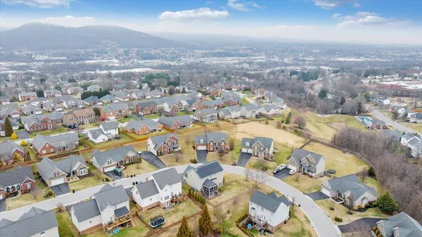 $559,950 | 2324 Foxfield Lane, Salem, VA 24153