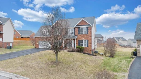 $559,950 | 2324 Foxfield Lane, Salem, VA 24153