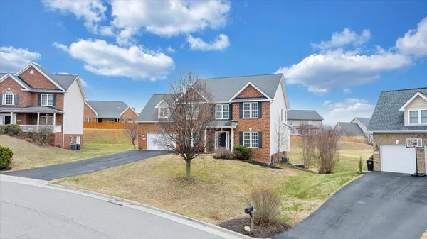 $559,950 | 2324 Foxfield Lane, Salem, VA 24153