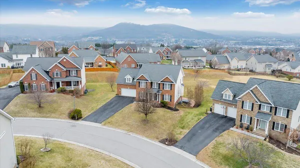 $559,950 | 2324 Foxfield Lane, Salem, VA 24153