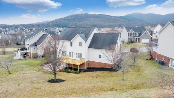 $559,950 | 2324 Foxfield Lane, Salem, VA 24153