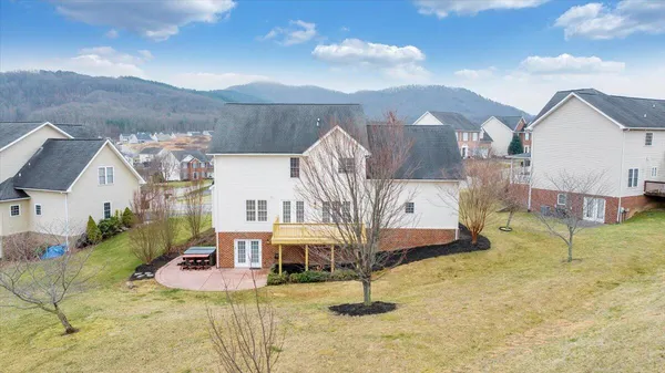 $559,950 | 2324 Foxfield Lane, Salem, VA 24153