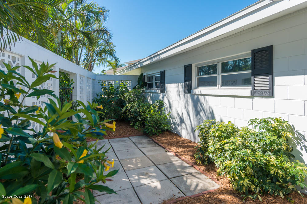 833 Catalina Road Cocoa Beach, FL 32931 - Photo 5 of 24 5