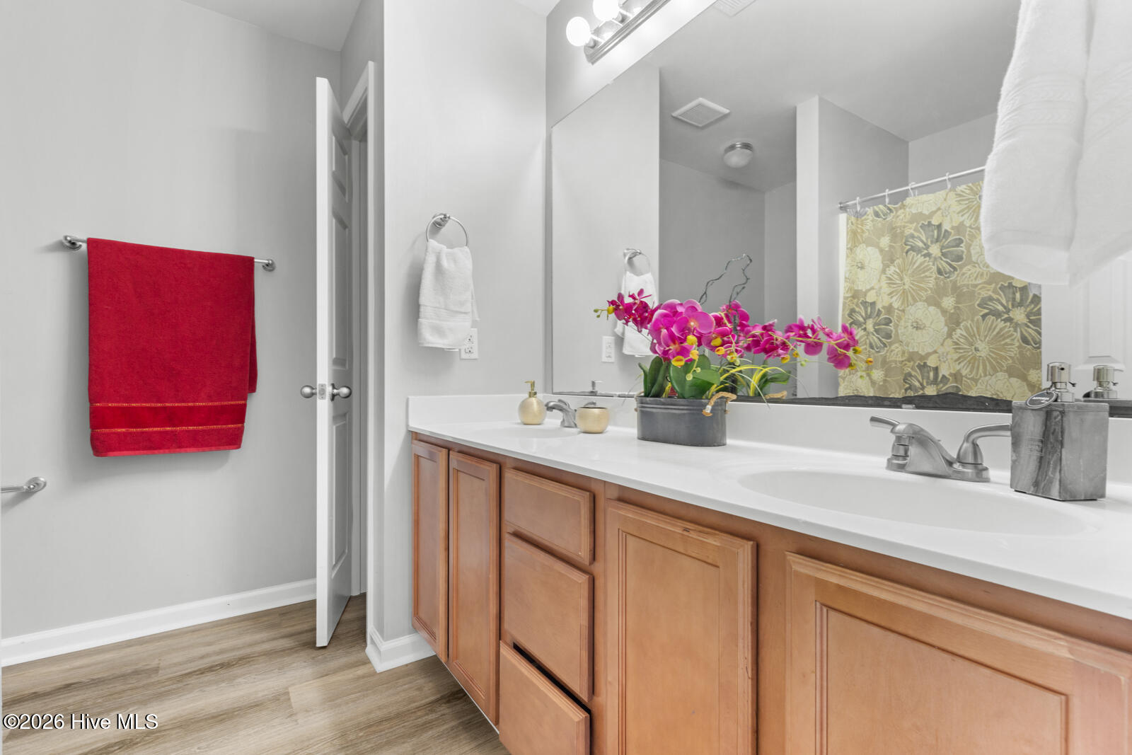 402 Caldwell Loop Jacksonville, NC 28546 - Photo 17 of 27 Full Bath With Linen Closet And Shower/Tub Combo