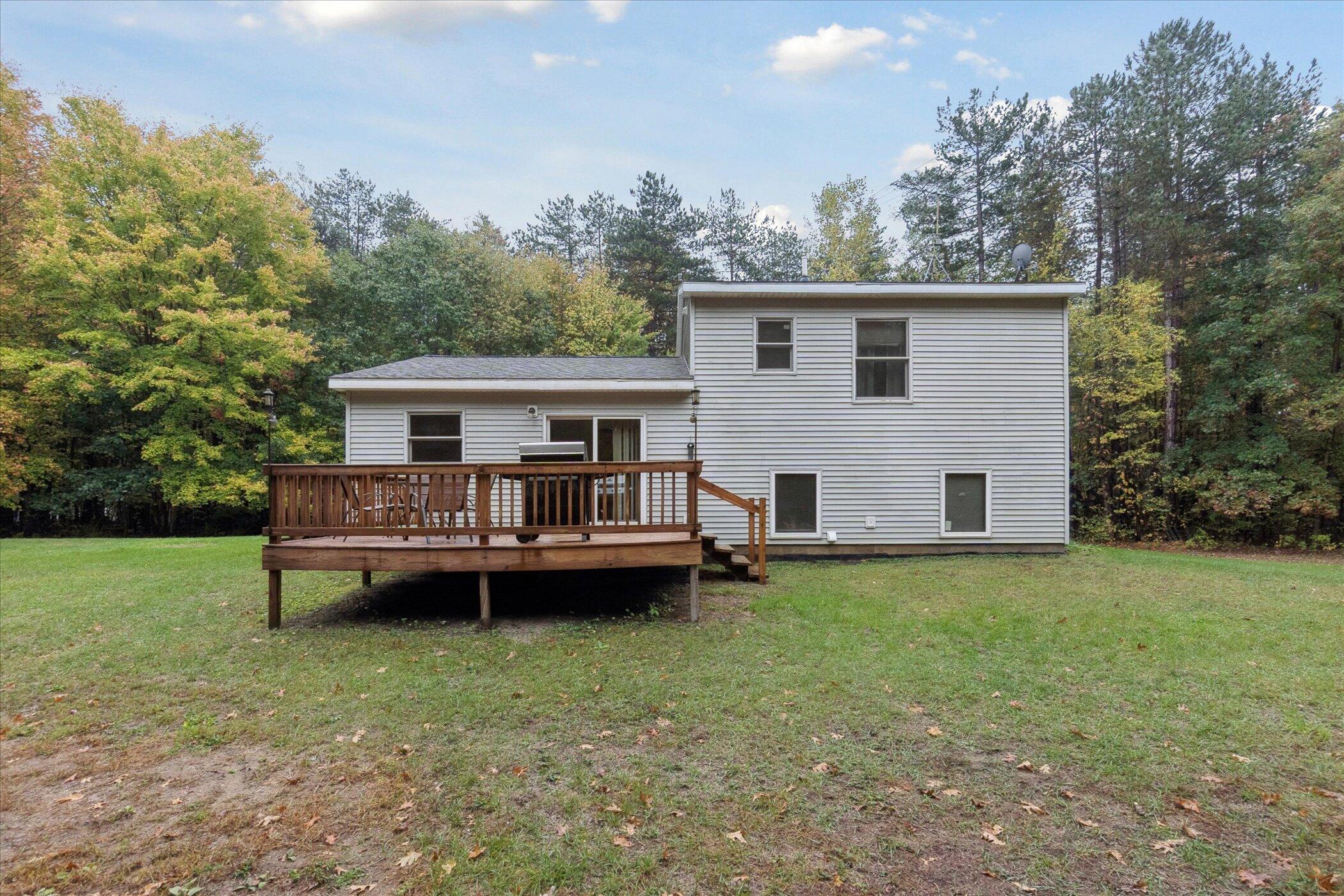 11905 Spencer Road Sumner, MI 48889 - Photo 11 of 33 35-11905-E-Spencer-Rd-Sumner-MI-48889-Wi