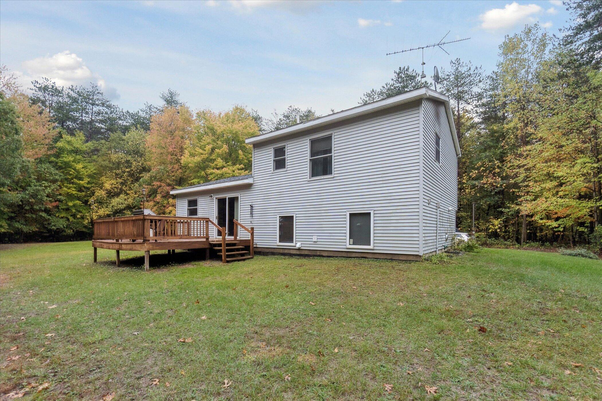 11905 Spencer Road Sumner, MI 48889 - Photo 12 of 33 36-11905-E-Spencer-Rd-Sumner-MI-48889-Wi