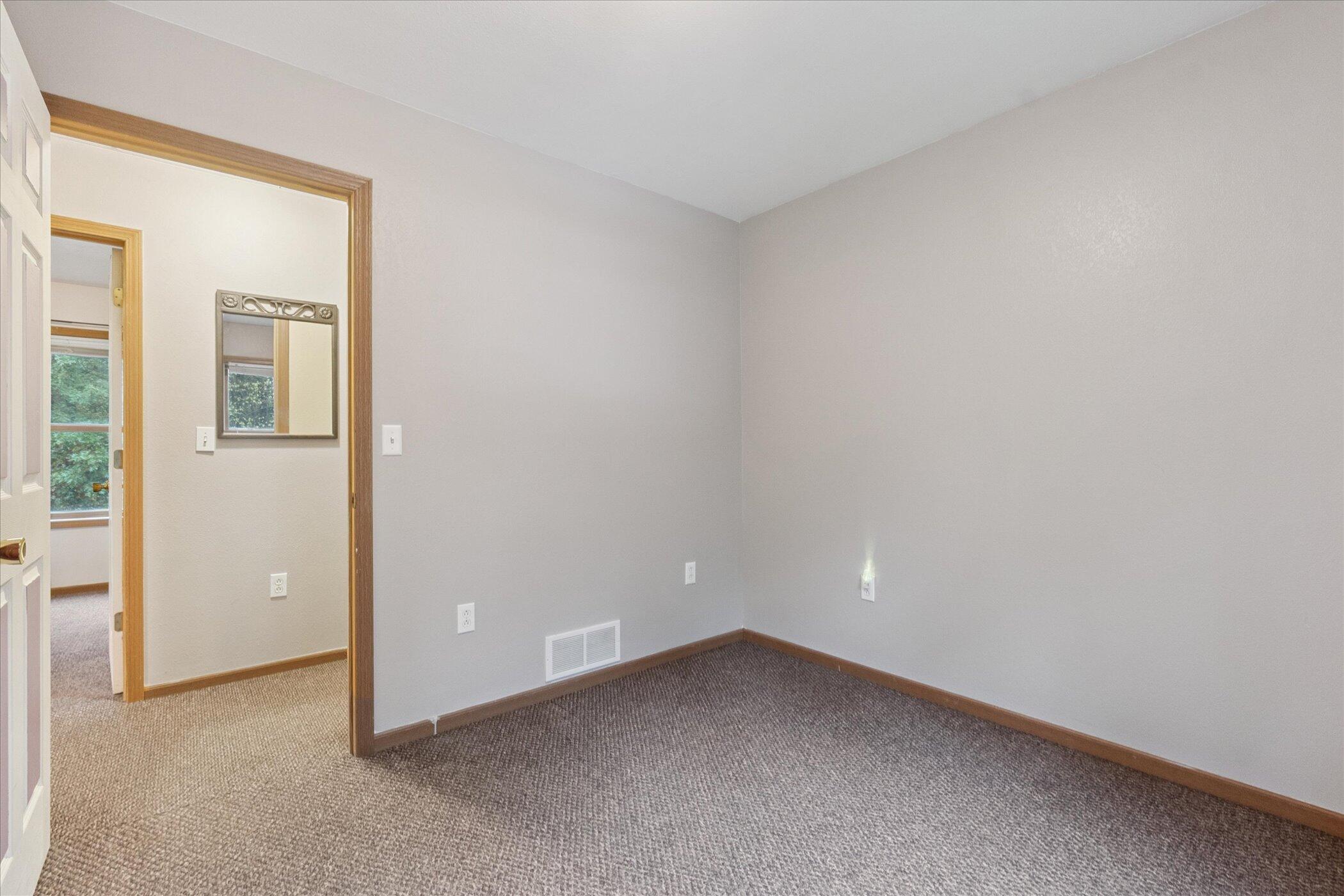 11905 Spencer Road Sumner, MI 48889 - Photo 27 of 33 21-11905-E-Spencer-Rd-Sumner-MI-48889-Wi