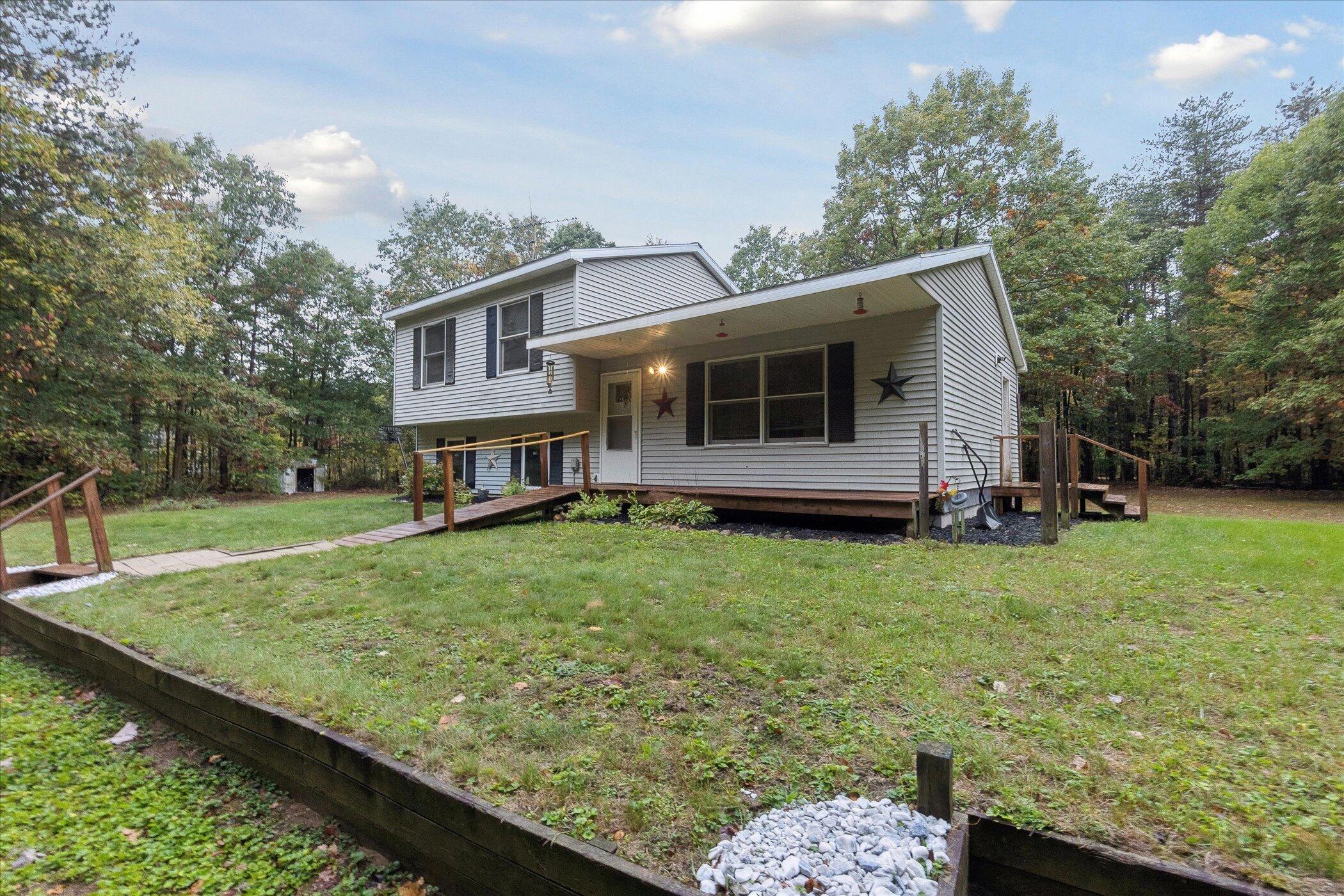 11905 Spencer Road Sumner, MI 48889 - Photo 3 of 33 04-11905-E-Spencer-Rd-Sumner-MI-48889-Wi
