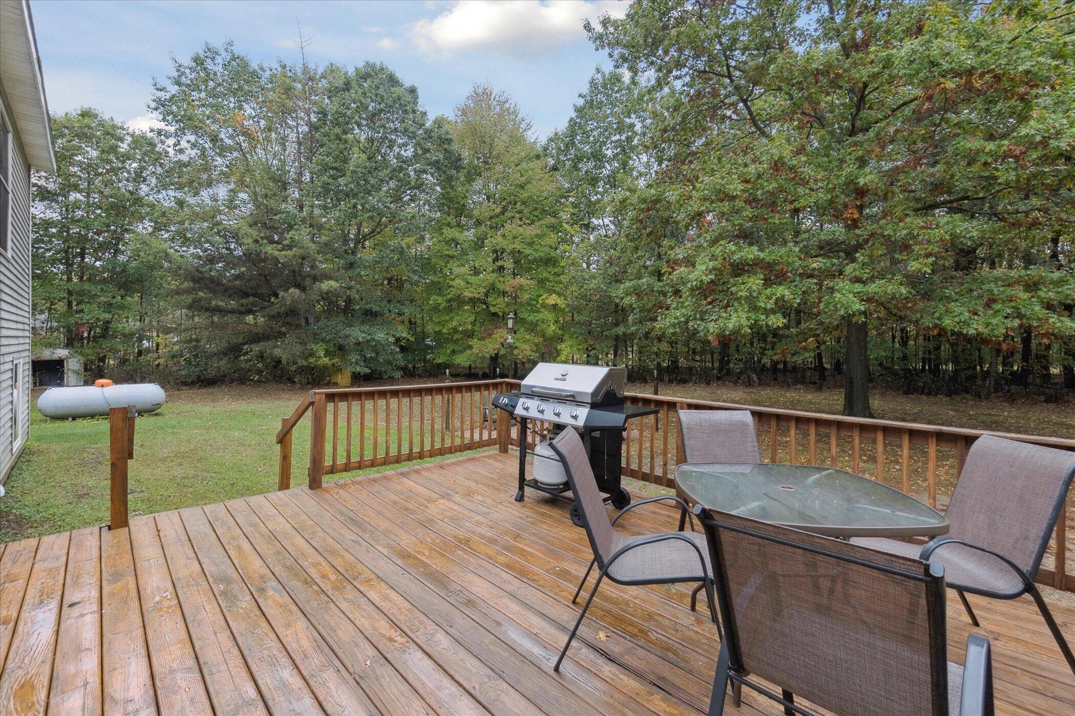11905 Spencer Road Sumner, MI 48889 - Photo 5 of 33 29-11905-E-Spencer-Rd-Sumner-MI-48889-Wi