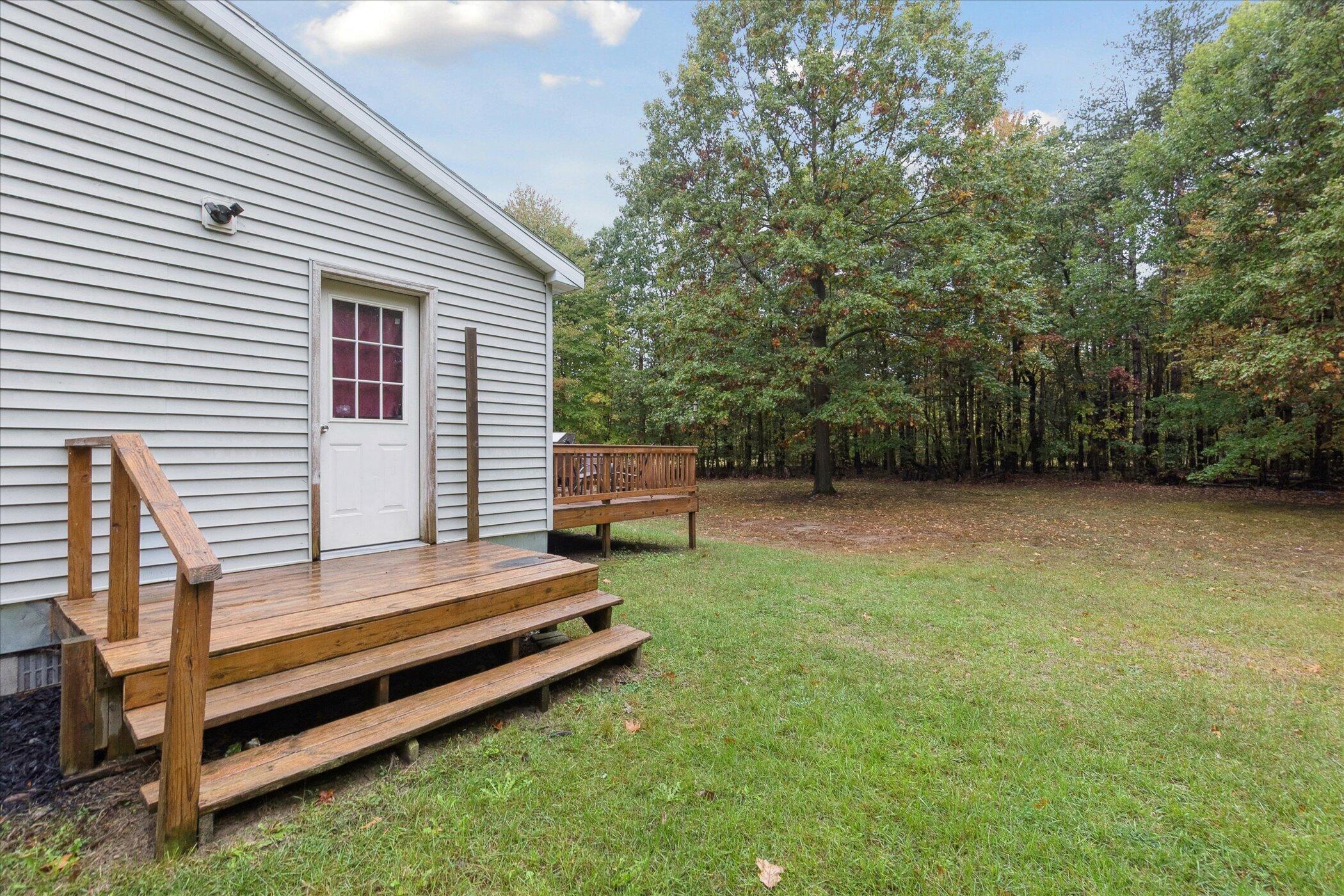 11905 Spencer Road Sumner, MI 48889 - Photo 7 of 33 31-11905-E-Spencer-Rd-Sumner-MI-48889-Wi