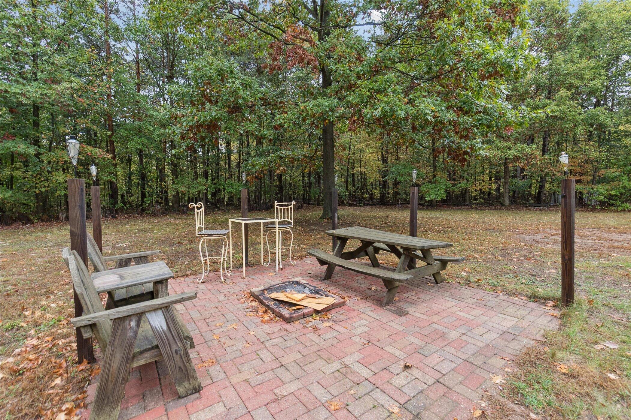 11905 Spencer Road Sumner, MI 48889 - Photo 9 of 33 33-11905-E-Spencer-Rd-Sumner-MI-48889-Wi