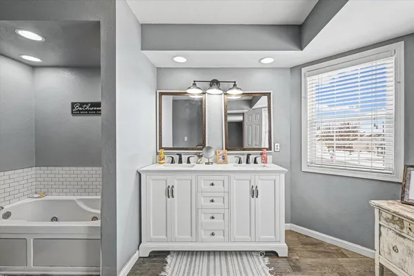 $389,900 | 510 Winston Drive, St. Joseph, IL 61873