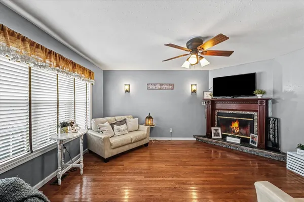 $389,900 | 510 Winston Drive, St. Joseph, IL 61873