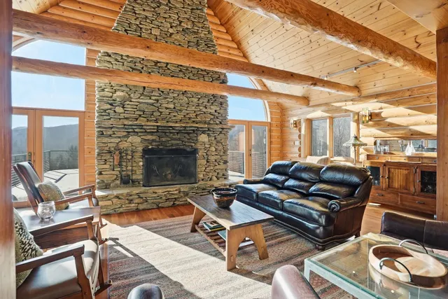 $1,825,000 | 421 Stagecoach Road, Fayston, VT 05673