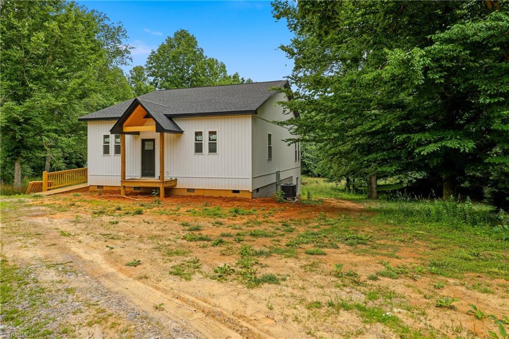 625 Gunters Hill Road Boomer, NC 28606 - Photo 4 of 37