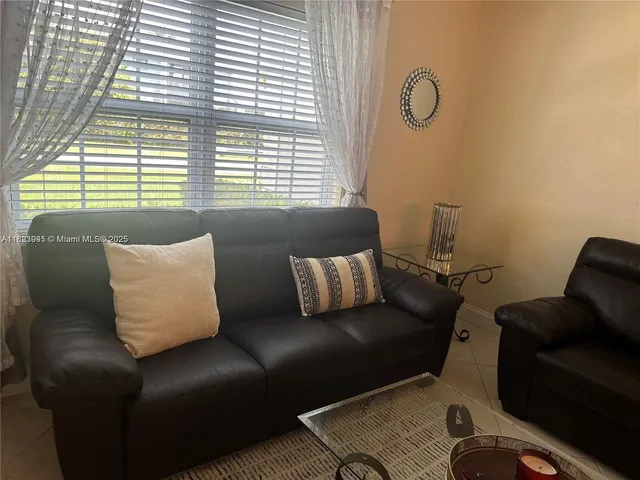 $159,900 | 1520 McKinley Street, Unit 103E, Hollywood, FL 33020