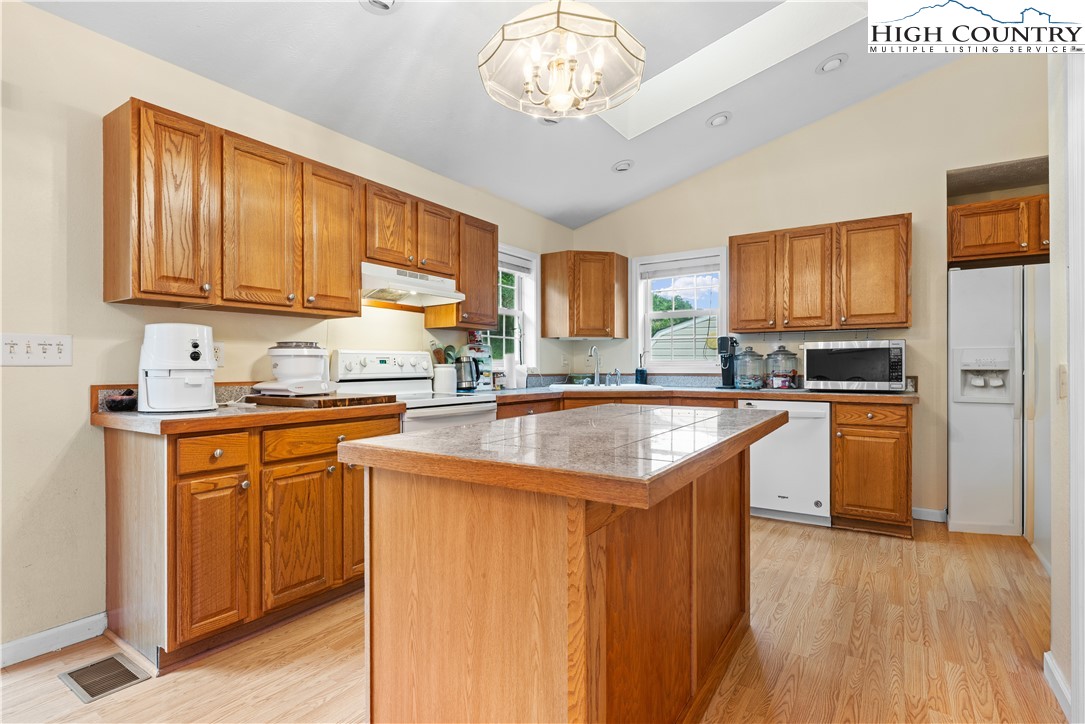 163 Goldfinch Hill Road Boone, NC 28607 - Photo 9 of 42 Gallery Image 9