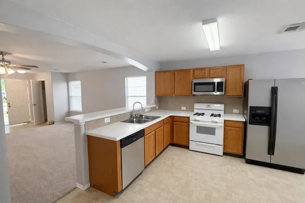 $1,900 | 1614 Wooded Acres Drive, Humble, TX 77396