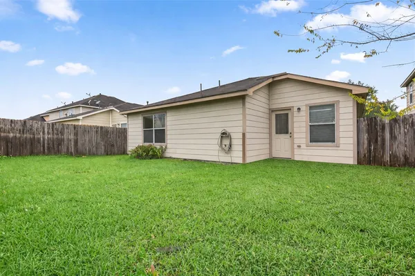 $1,900 | 1614 Wooded Acres Drive, Humble, TX 77396