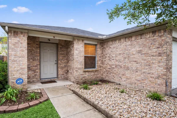 $1,900 | 1614 Wooded Acres Drive, Humble, TX 77396