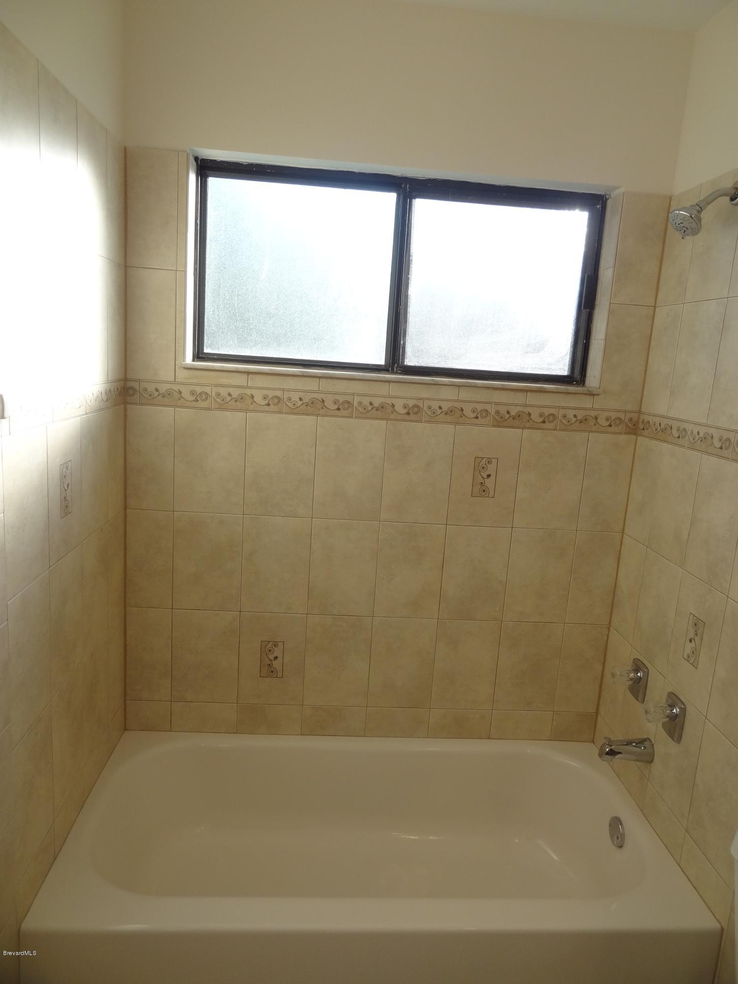 210 Wendover Road Southwest Palm Bay, FL 32908 - Photo 11 of 14 Guest Bathroom