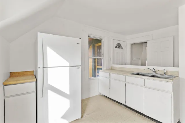 $1,650 | 278 Auburn Street, Unit 3, Manchester, NH 03103