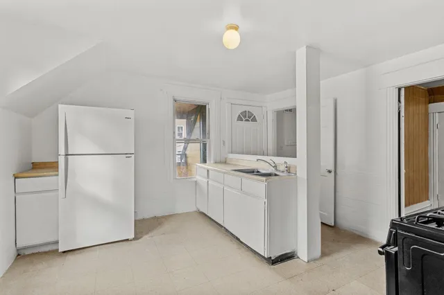 $1,650 | 278 Auburn Street, Unit 3, Manchester, NH 03103