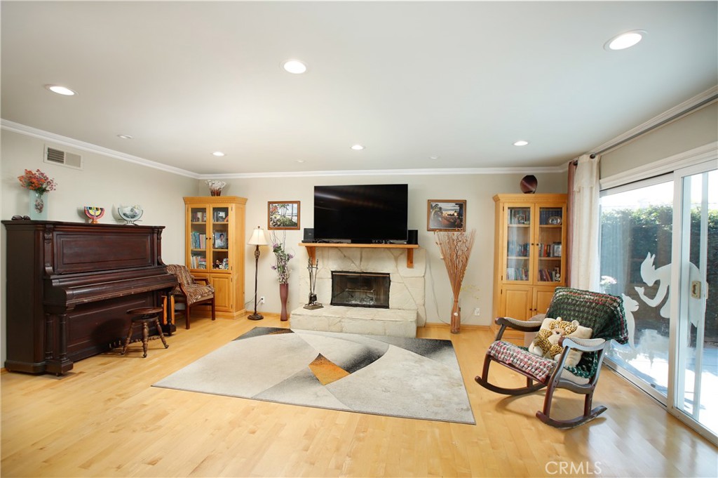 5523 Parkmor Road Calabasas, CA 91302 - Photo 5 of 26