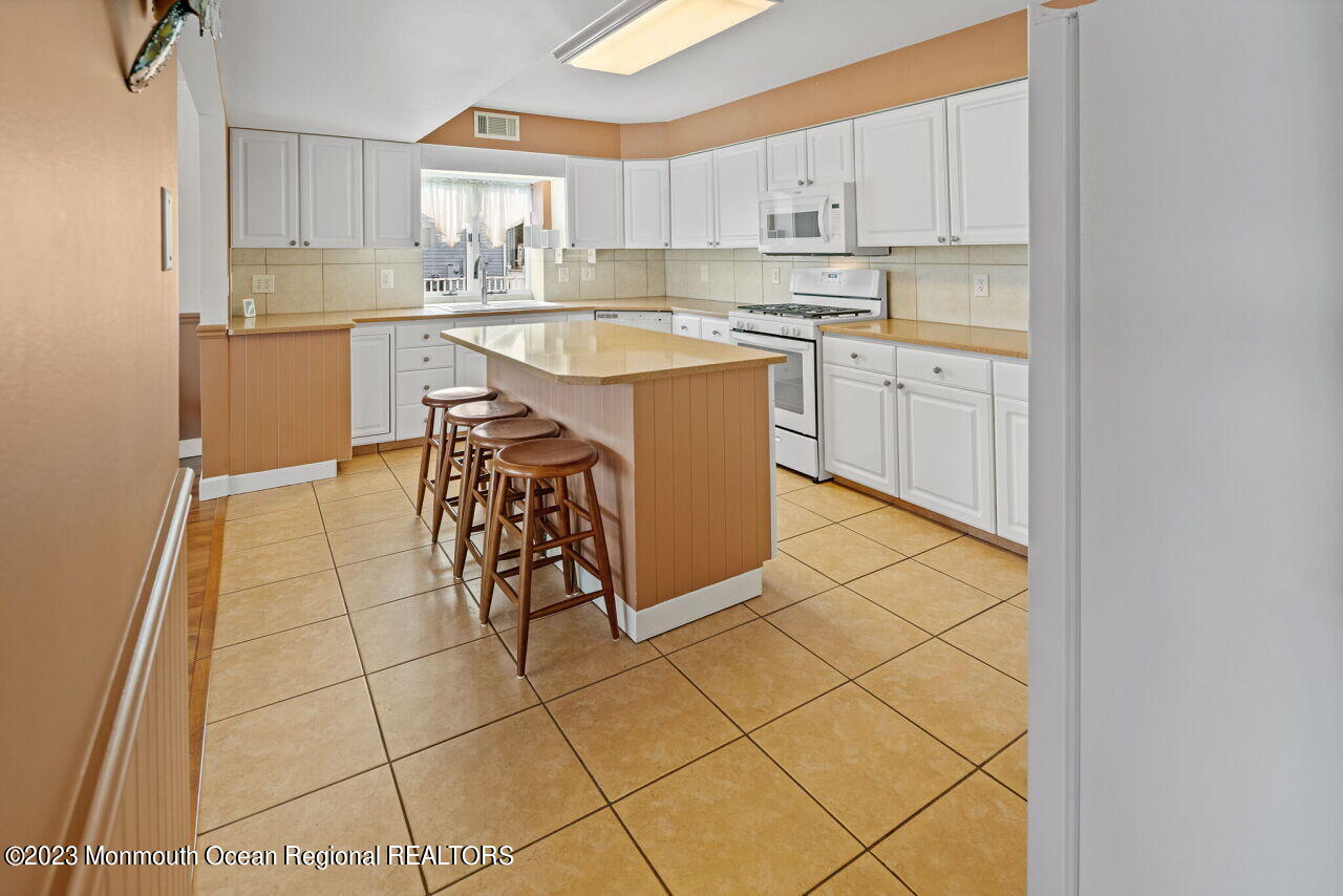 247 Mandarin Road Brick, NJ 08723 - Photo 11 of 27 m18