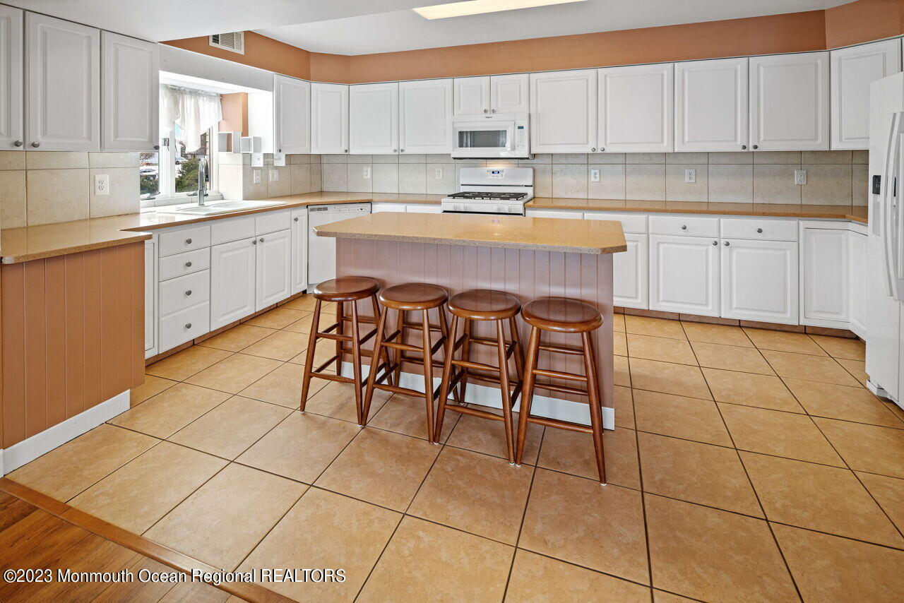 247 Mandarin Road Brick, NJ 08723 - Photo 12 of 27 m19