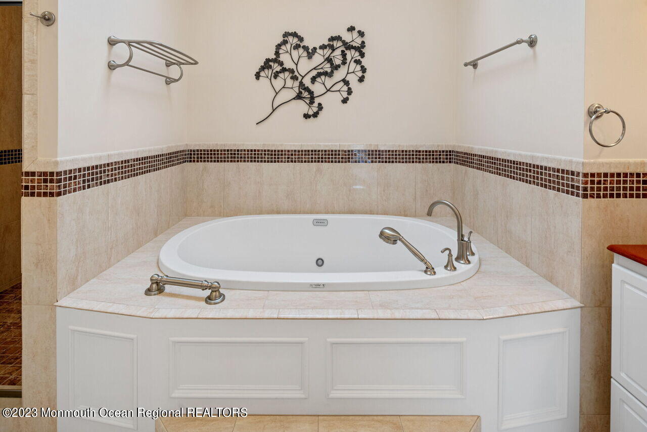 247 Mandarin Road Brick, NJ 08723 - Photo 16 of 27 m29