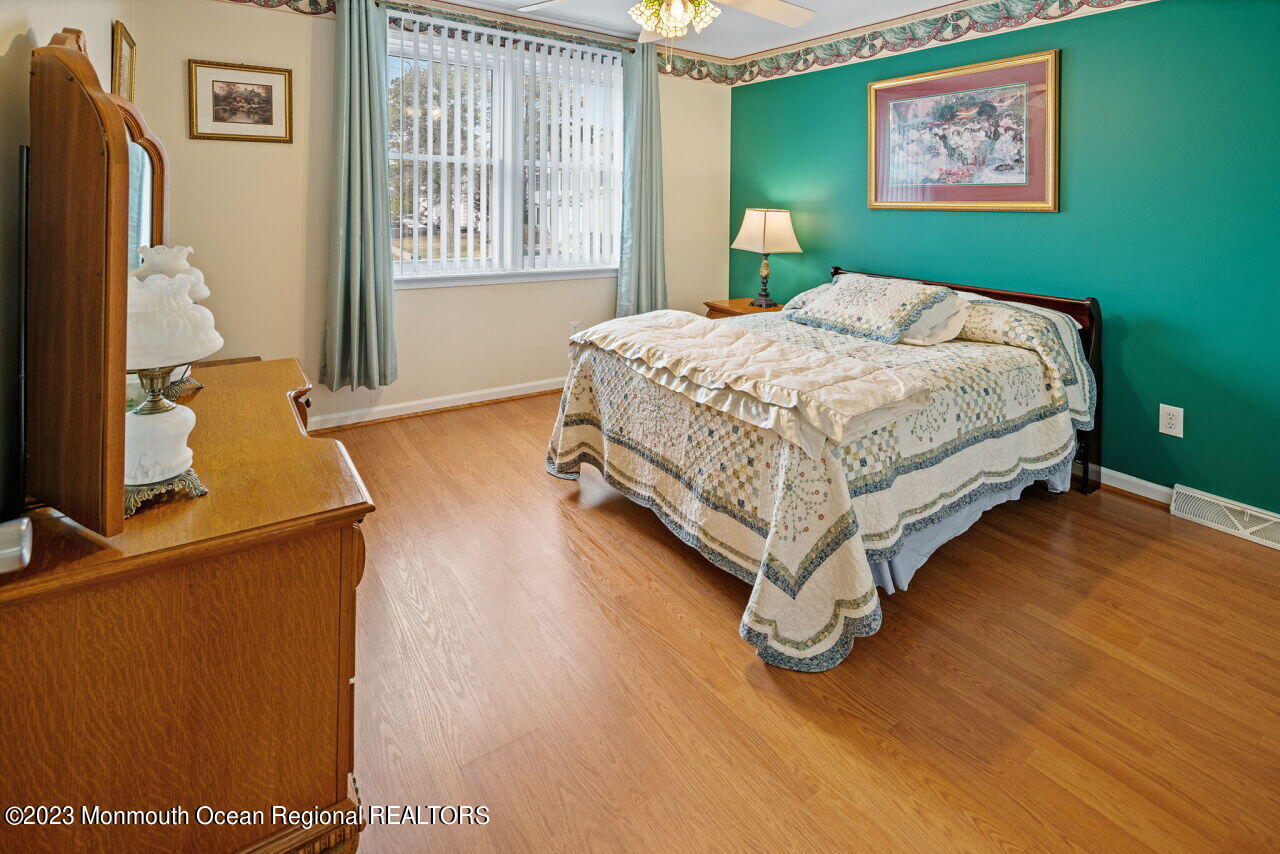 247 Mandarin Road Brick, NJ 08723 - Photo 18 of 27 m23