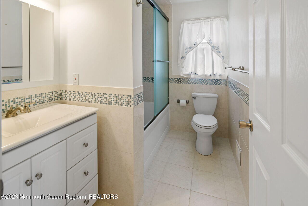 247 Mandarin Road Brick, NJ 08723 - Photo 19 of 27 m24