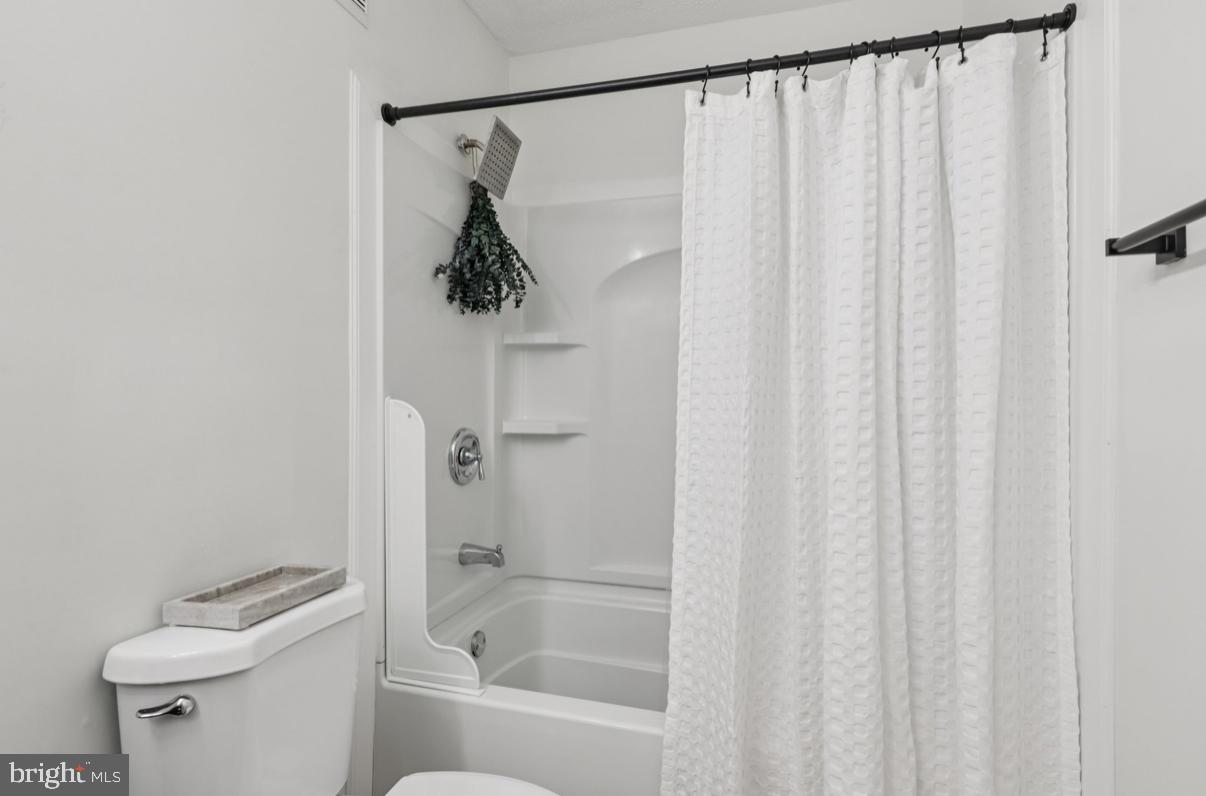 2209 Hunters Run Drive Reston, VA 20191 - Photo 17 of 30