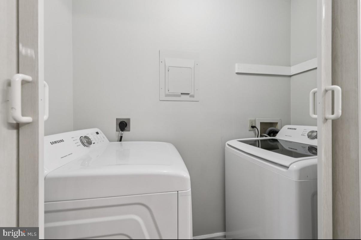 2209 Hunters Run Drive Reston, VA 20191 - Photo 18 of 30