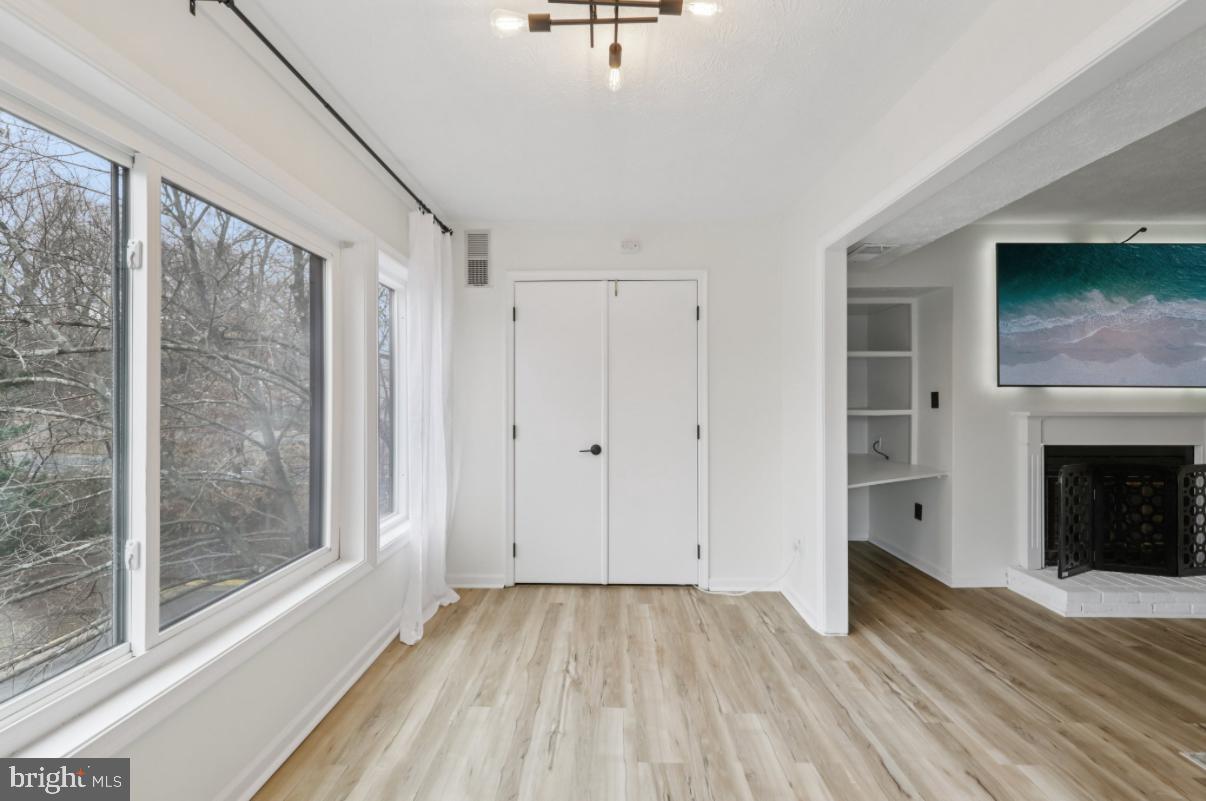 2209 Hunters Run Drive Reston, VA 20191 - Photo 4 of 30