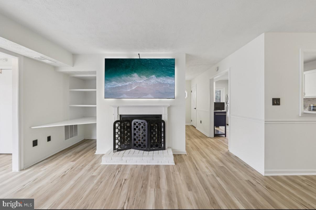 2209 Hunters Run Drive Reston, VA 20191 - Photo 5 of 30