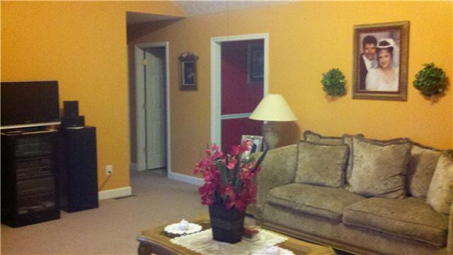 2496 Bluebird Road Lebanon, TN 37087 - Photo 5 of 16 living room