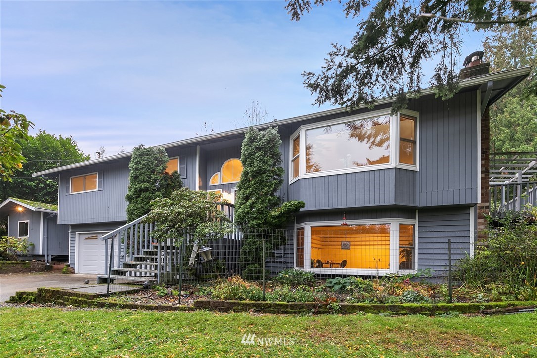 13613 196th Avenue Southeast Renton, WA 98059 - Photo 2 of 25 Gallery Image 2