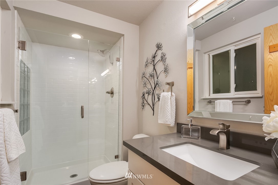 13613 196th Avenue Southeast Renton, WA 98059 - Photo 12 of 25 Gallery Image 12