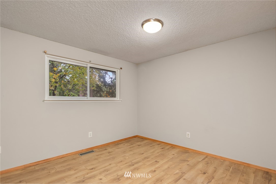 13613 196th Avenue Southeast Renton, WA 98059 - Photo 14 of 25 Gallery Image 14