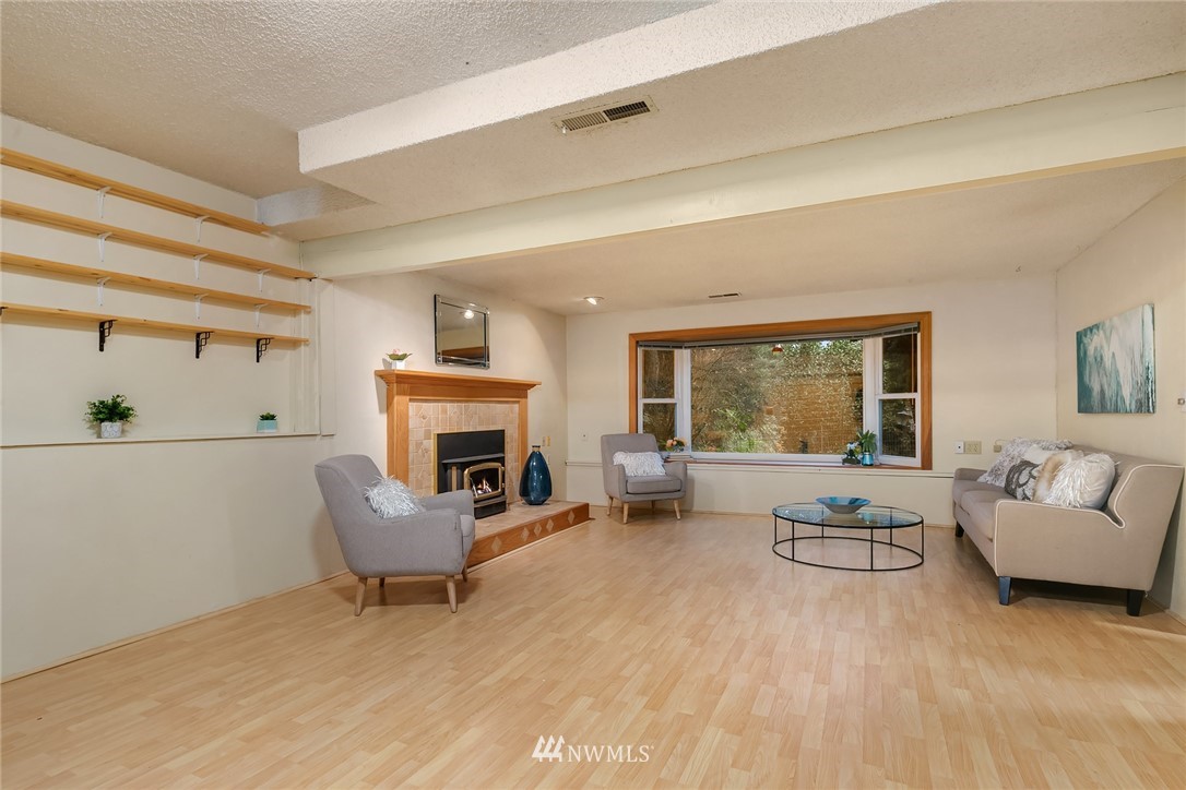 13613 196th Avenue Southeast Renton, WA 98059 - Photo 16 of 25 Gallery Image 16
