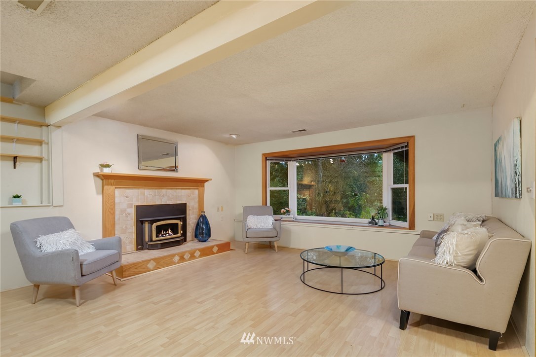 13613 196th Avenue Southeast Renton, WA 98059 - Photo 17 of 25 Gallery Image 17