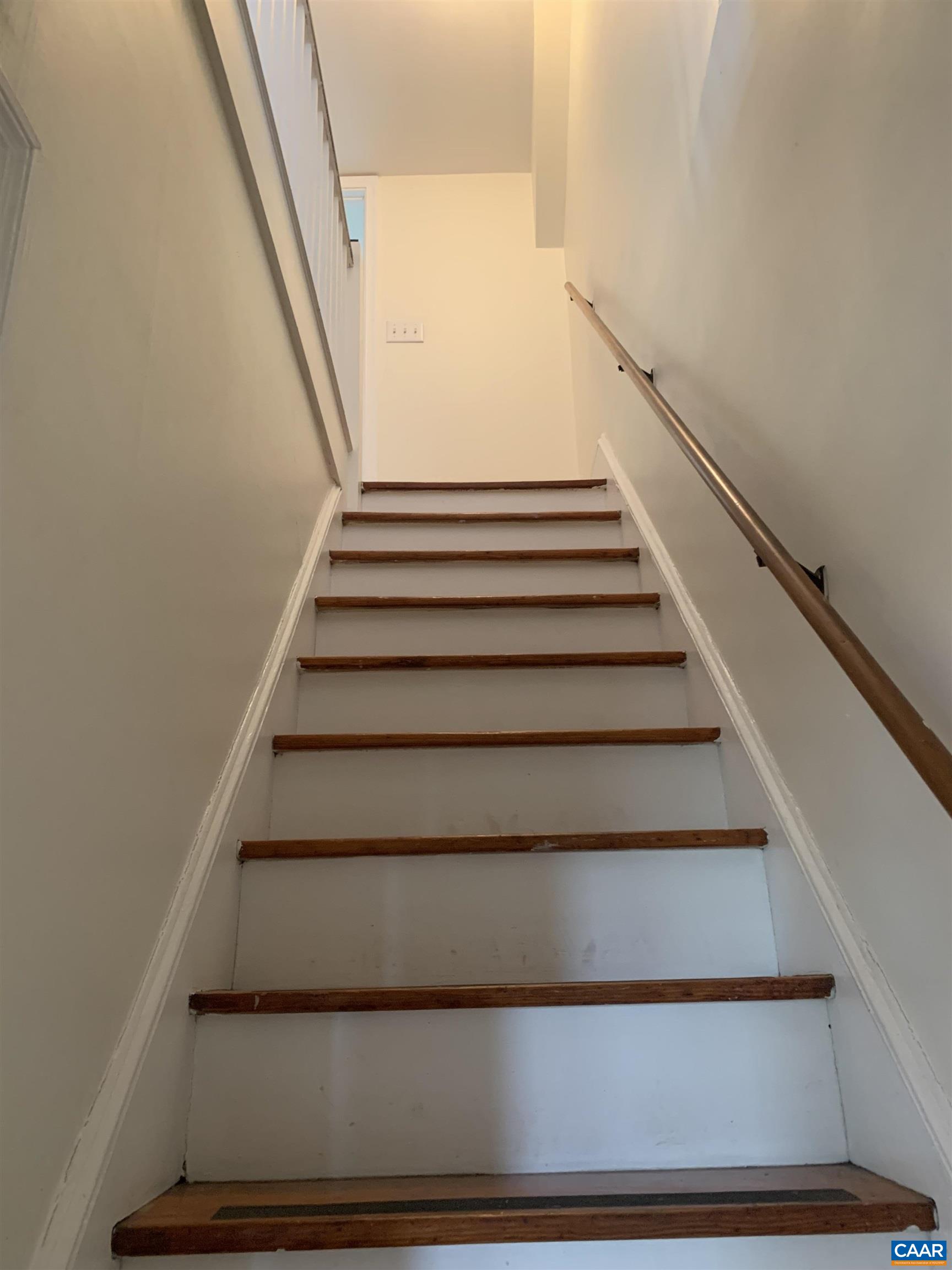 191 Barbour Street Orange, VA 22960 - Photo 13 of 19 a view of entryway