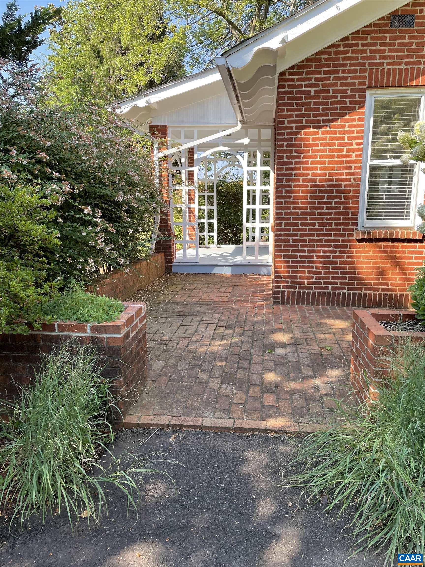 191 Barbour Street Orange, VA 22960 - Photo 2 of 19 front view of a house with a yard
