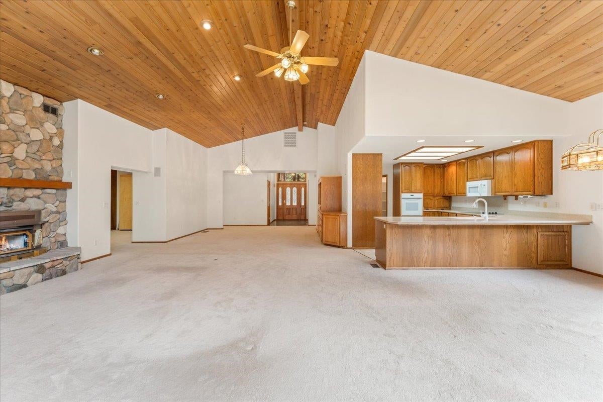 1138 Deetz Road Mount Shasta, CA 96067 - Photo 9 of 49 Gallery Image 9